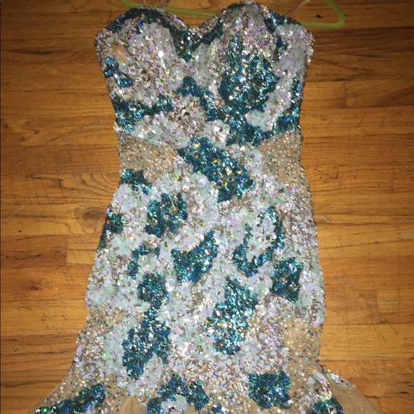 Camille La Vie Sequin Mermaid Gown Size 14 - Picture 2 of 6